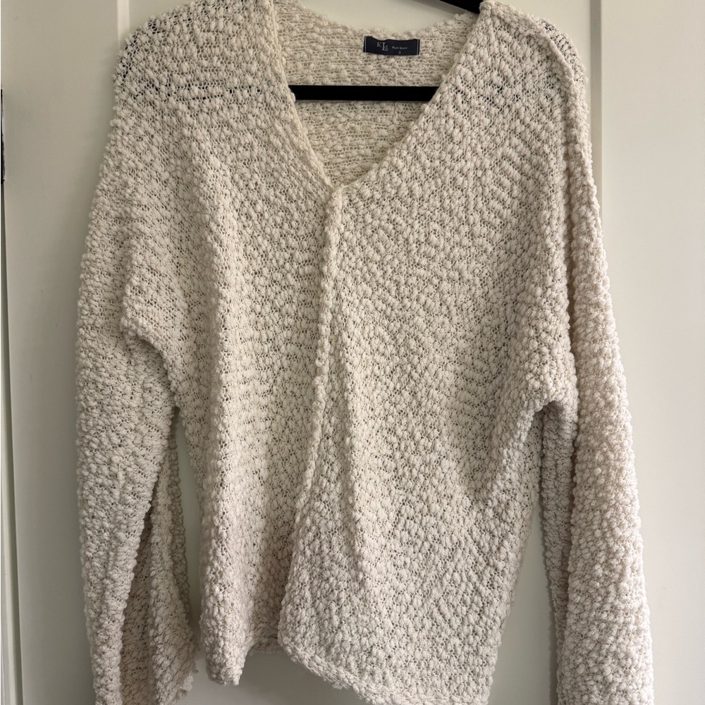 SLD White V-Neck Sweater